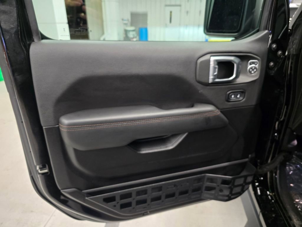 Used 2023 Jeep Wrangler Rubicon 392 image 17