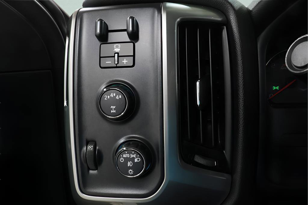 Used 2017 Chevrolet Silverado 2500 LT w/ LT Convenience Package AWD/4WD image 18
