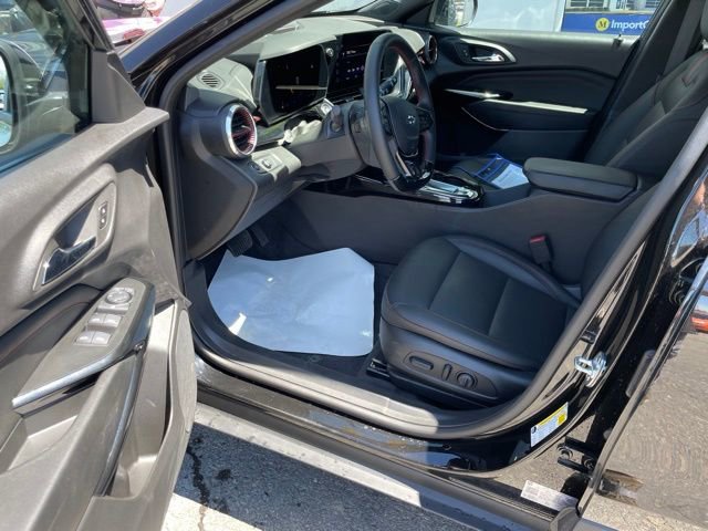 Used 2025 Chevrolet Trax RS w/ Driver Confidence Package FWD image 8