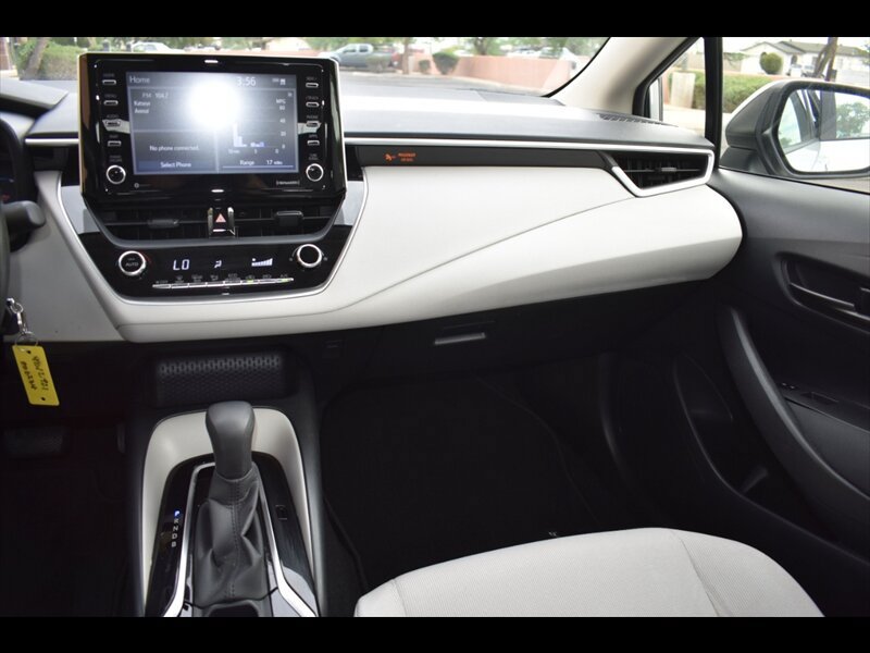 Used 2021 Toyota Corolla LE w/ Carpet Mat Package (TMS) FWD image 30