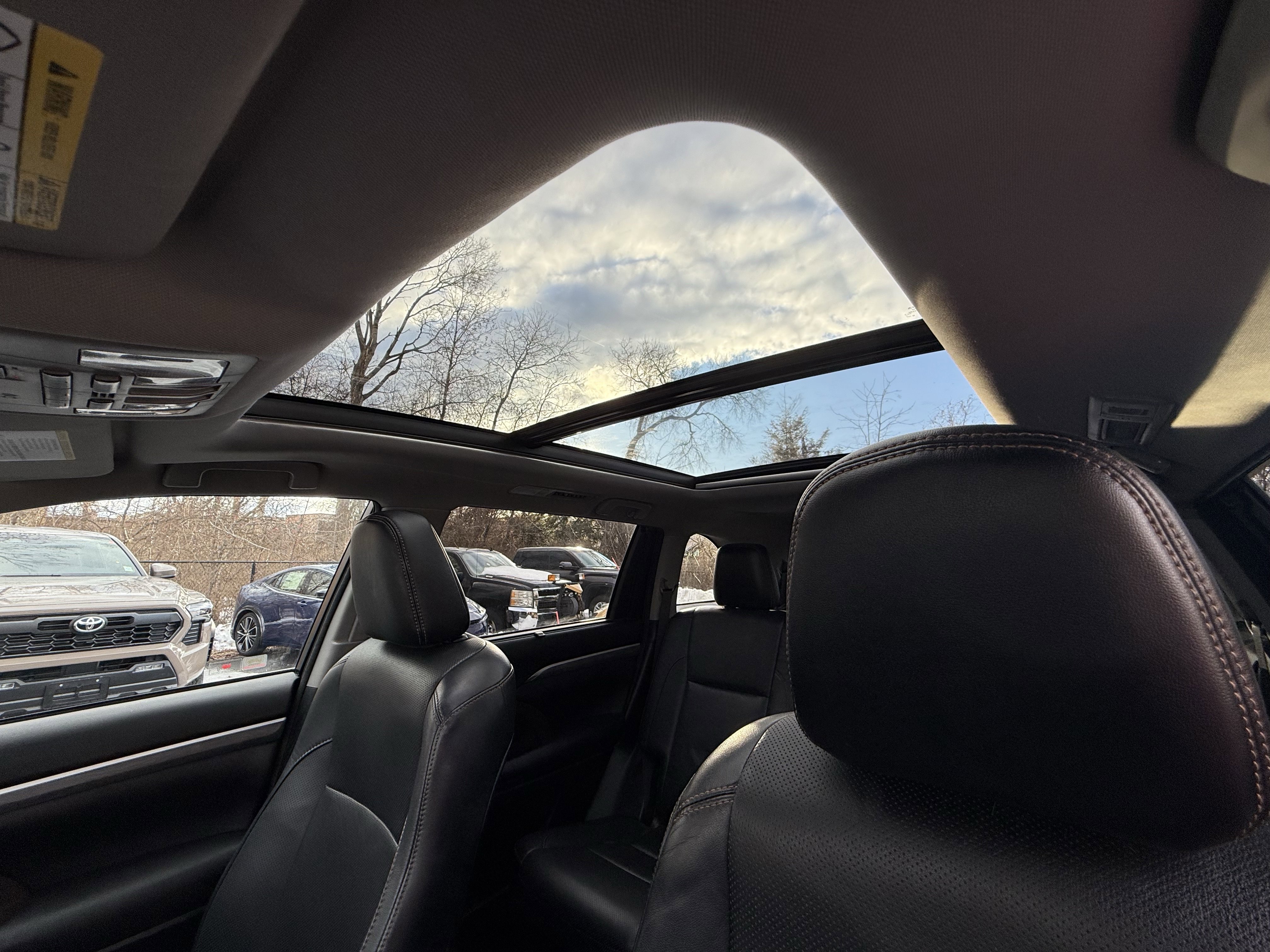 Used 2017 Toyota Highlander Limited image 7