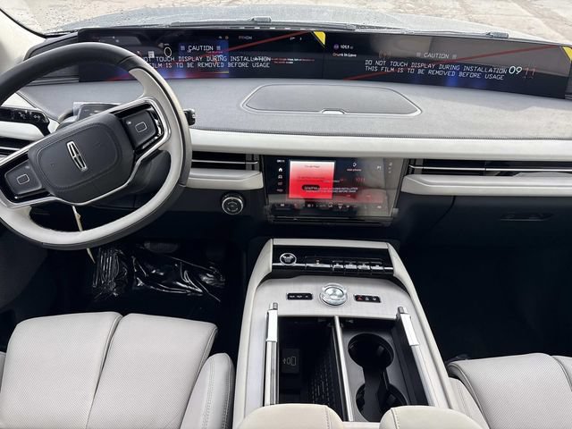 New 2026 Lincoln Navigator L Reserve AWD/4WD image 16