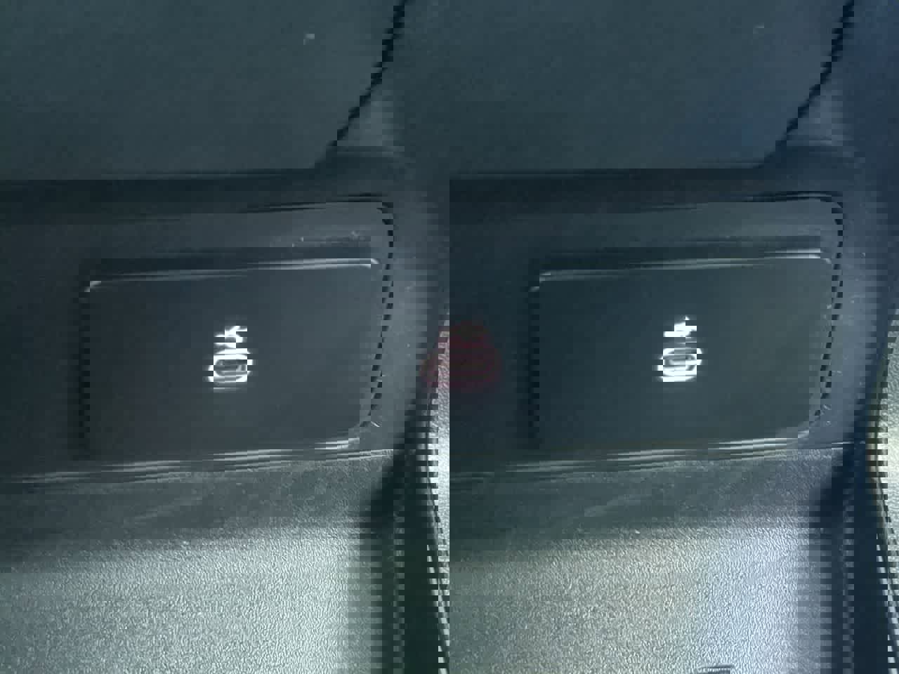 Used 2025 Land Rover Defender 110 S image 33