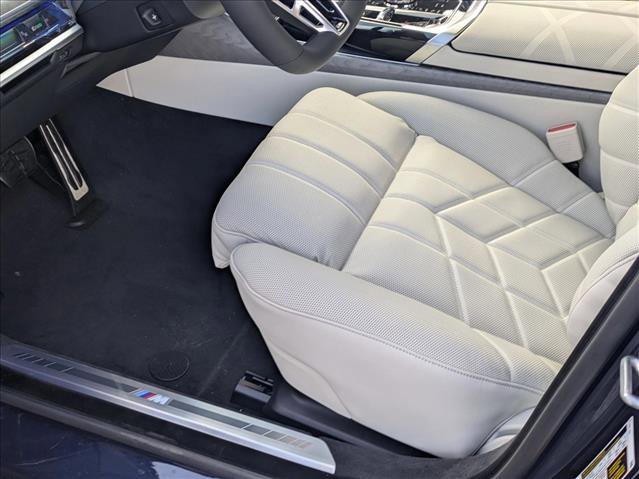 New 2026 BMW 750e xDrive AWD/4WD image 4