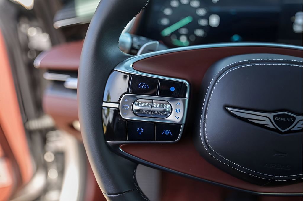 Used 2025 Genesis G90 3.5T image 14