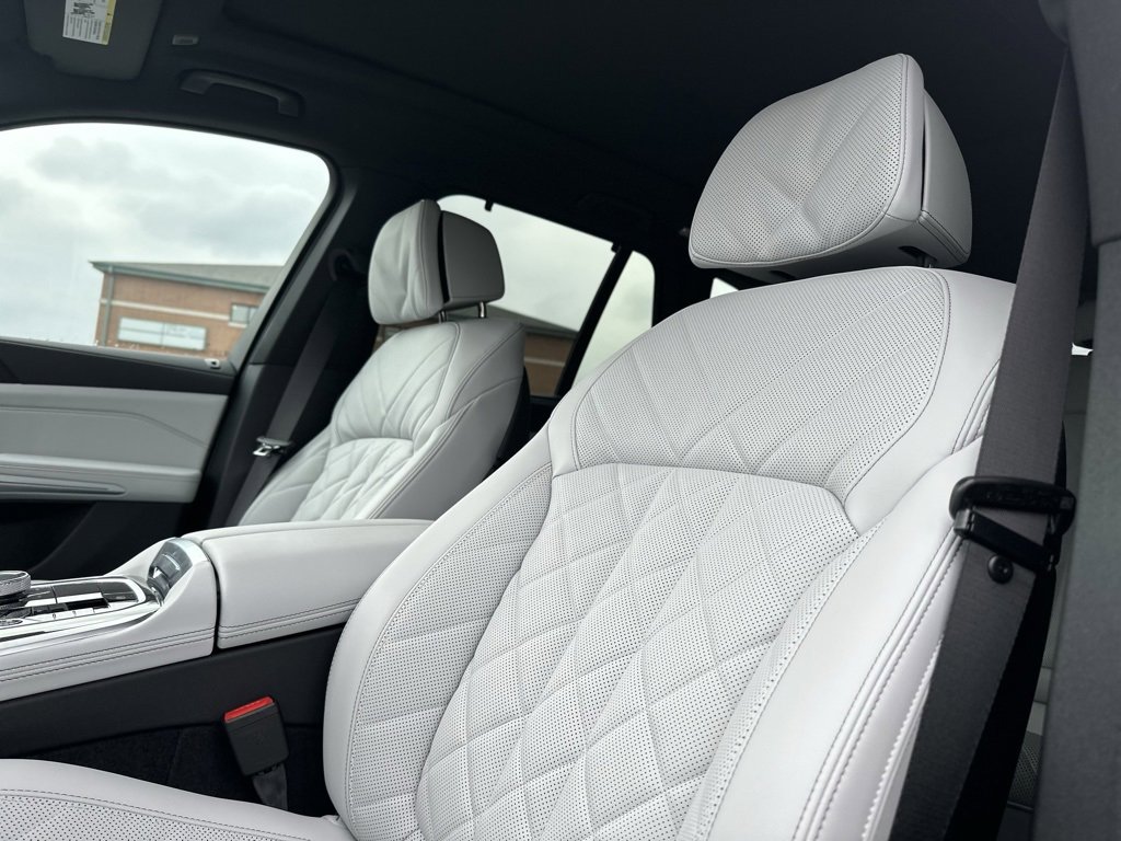 New 2026 BMW X5 M60i image 17