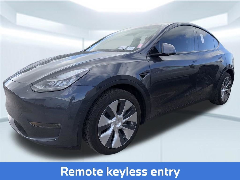 Used 2021 Tesla Model Y Long Range image 17