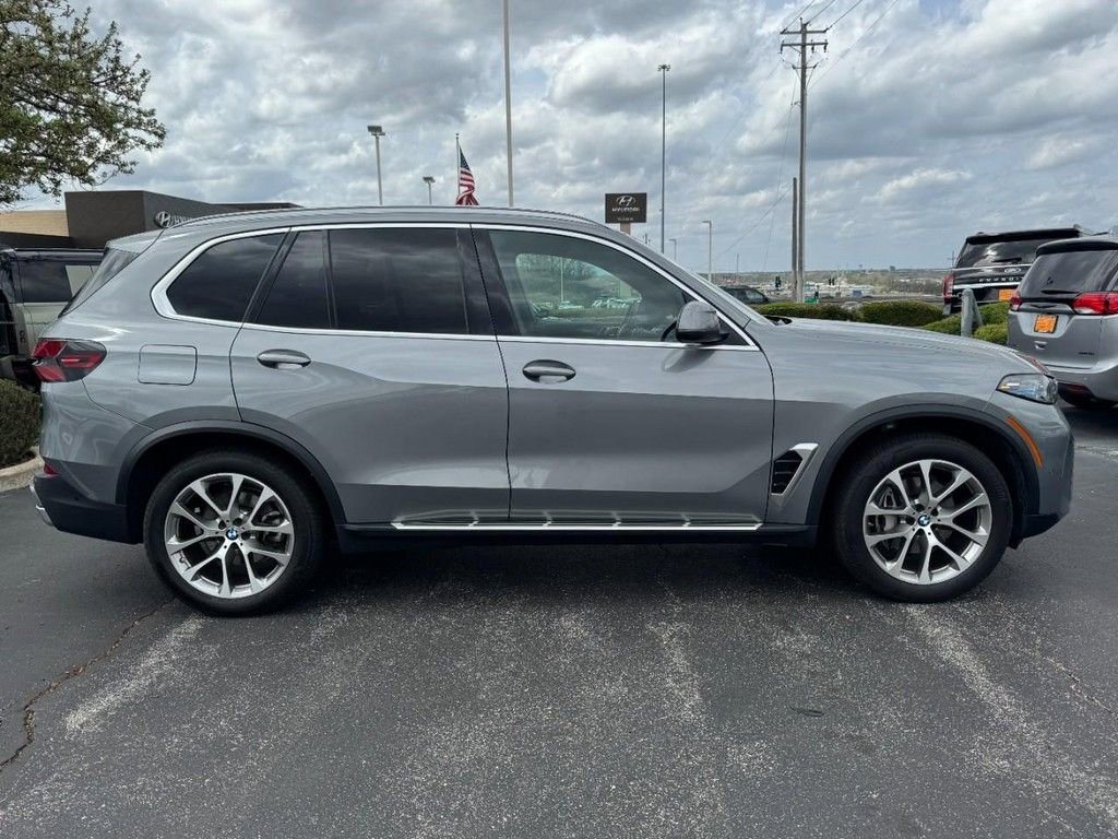 Used 2026 BMW X5 xDrive40i image 2