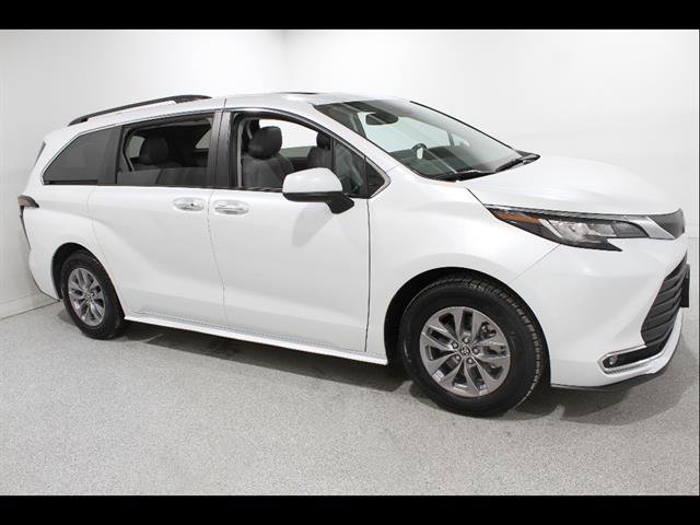 Used 2023 Toyota Sienna XLE