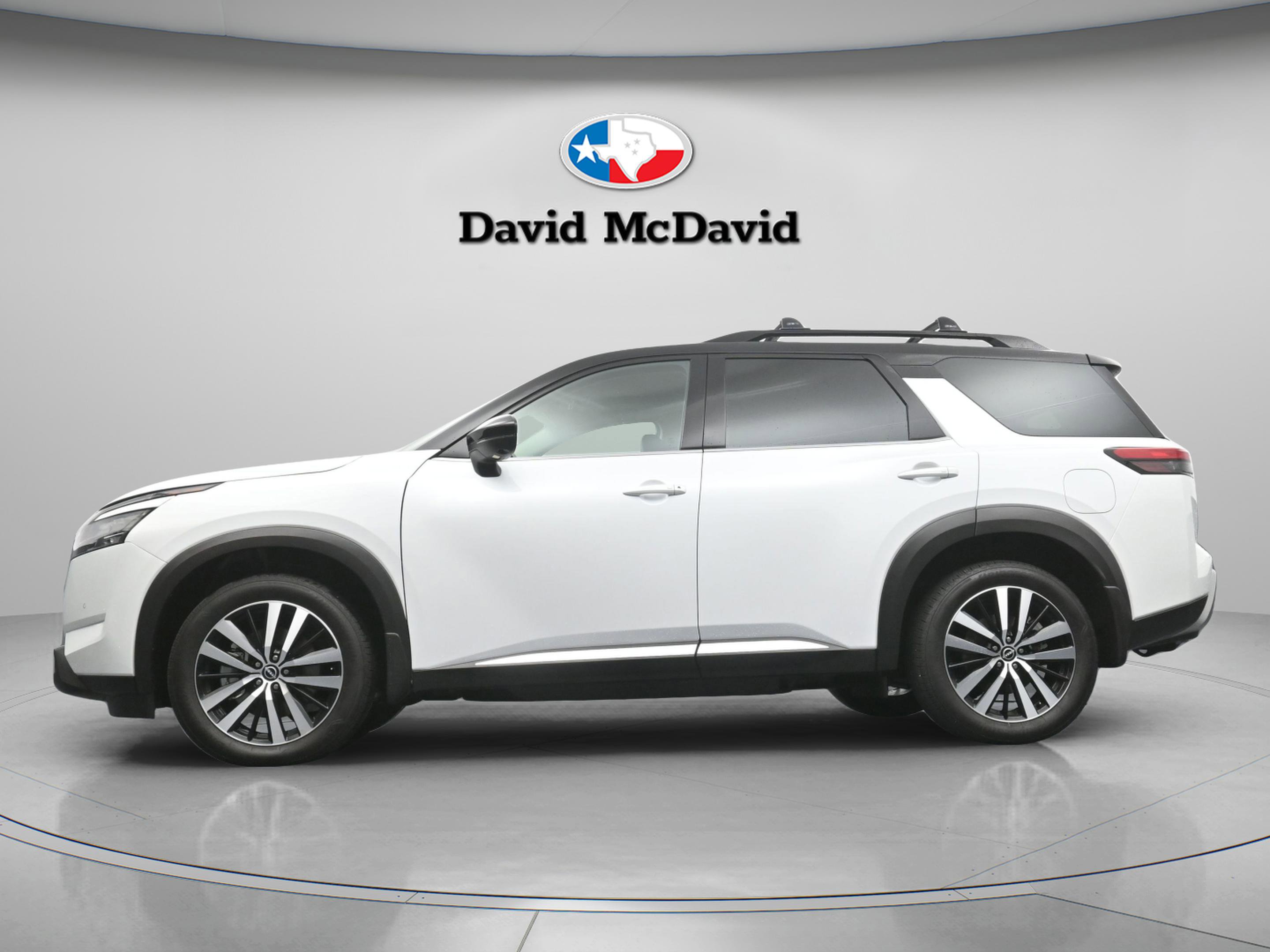 Used 2025 Nissan Pathfinder Platinum w/ Cargo Package AWD/4WD image 33