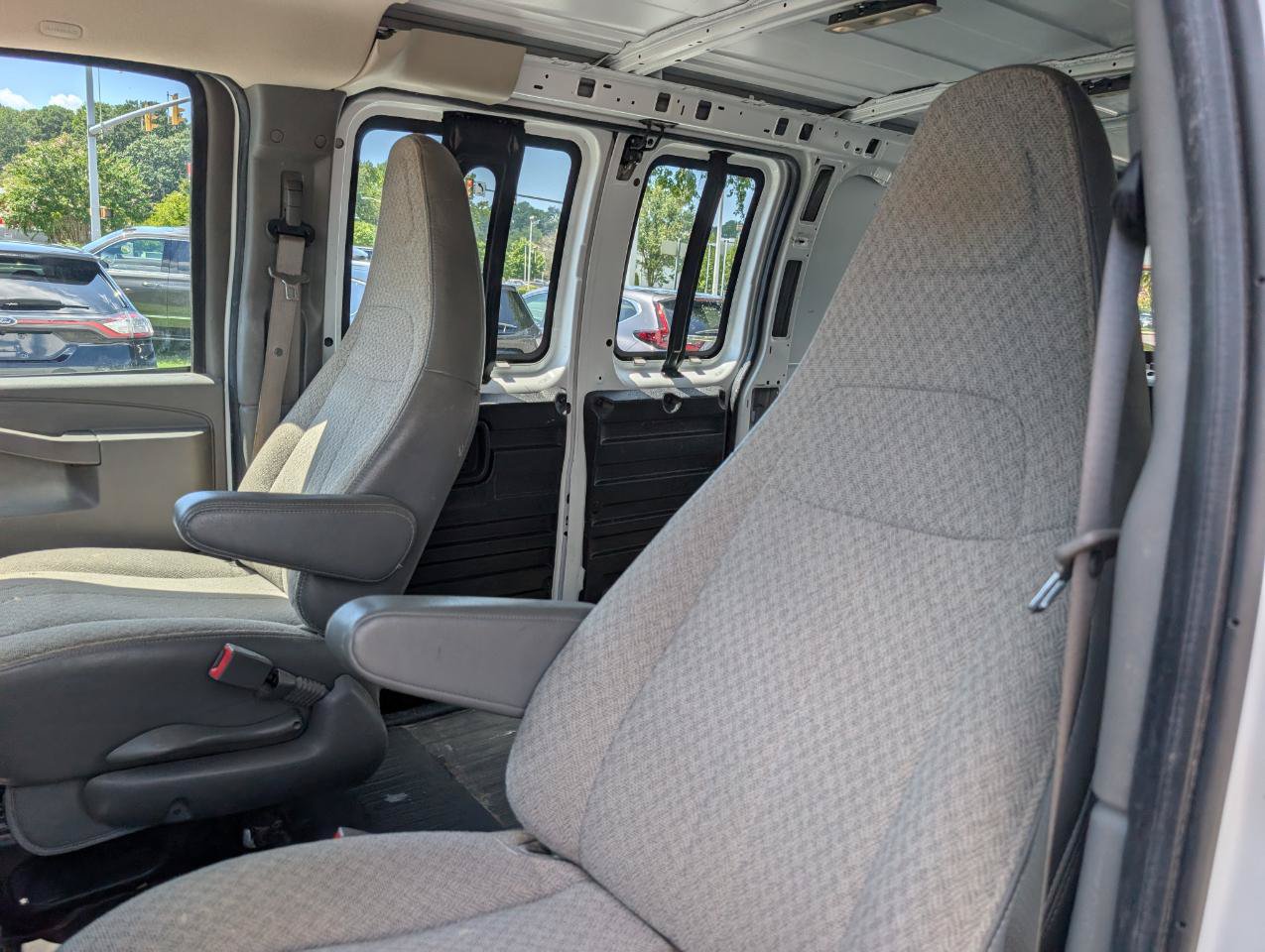 Used 2021 Chevrolet Express 2500 w/ Driver Convenience Package RWD image 15