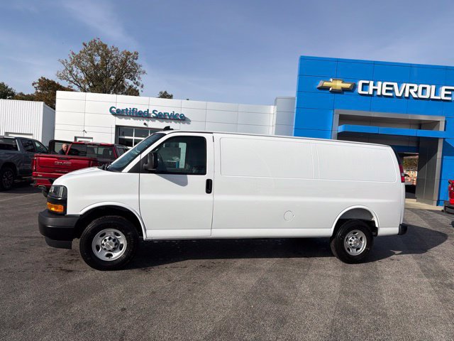 New 2027 Chevrolet Express 3500 Extended w/ Driver Convenience Package RWD image 4