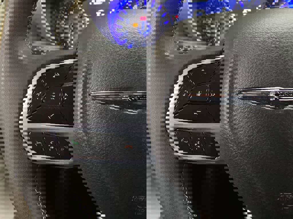 Used 2023 Chrysler Pacifica Touring-L image 20