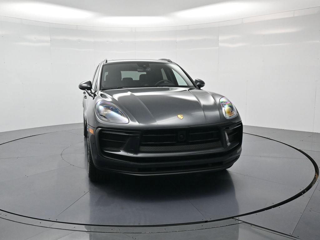Certified 2026 Porsche Macan image 33