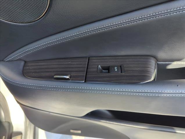 Used 2013 Lexus LS 460 w/ Ultra Luxury Pkg image 24