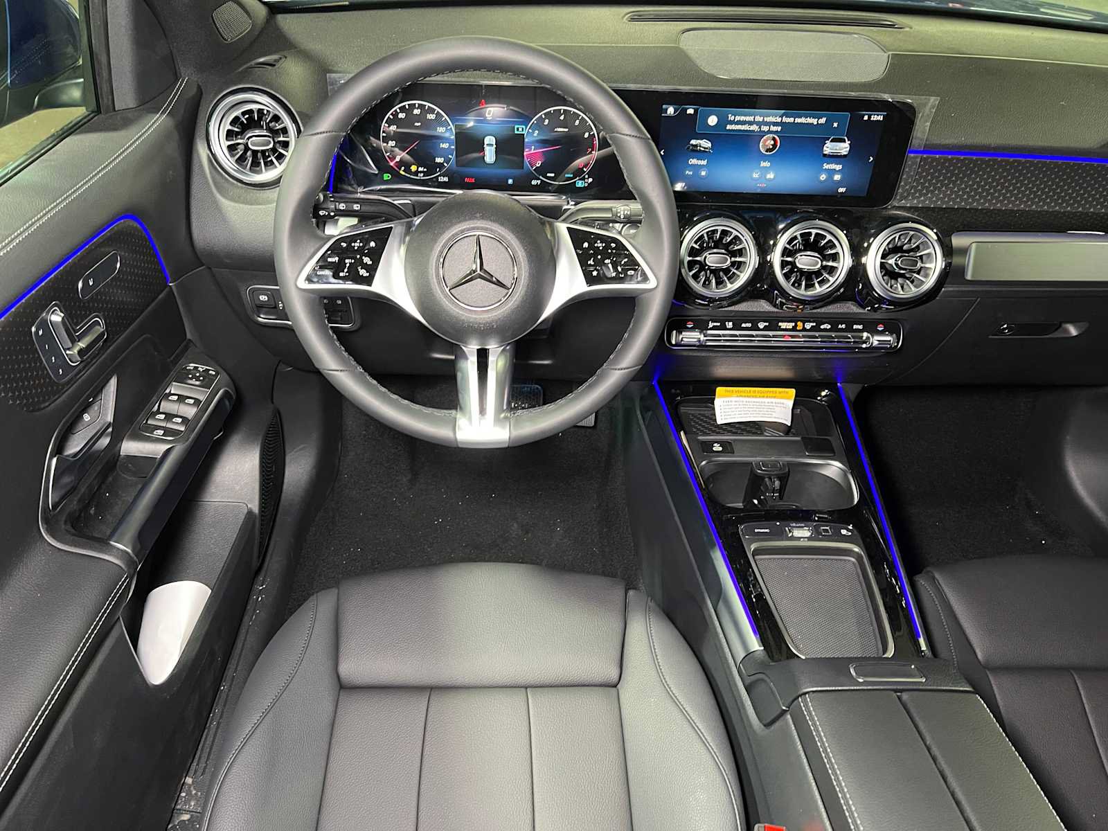 Used 2025 Mercedes-Benz GLB 250 4MATIC image 32