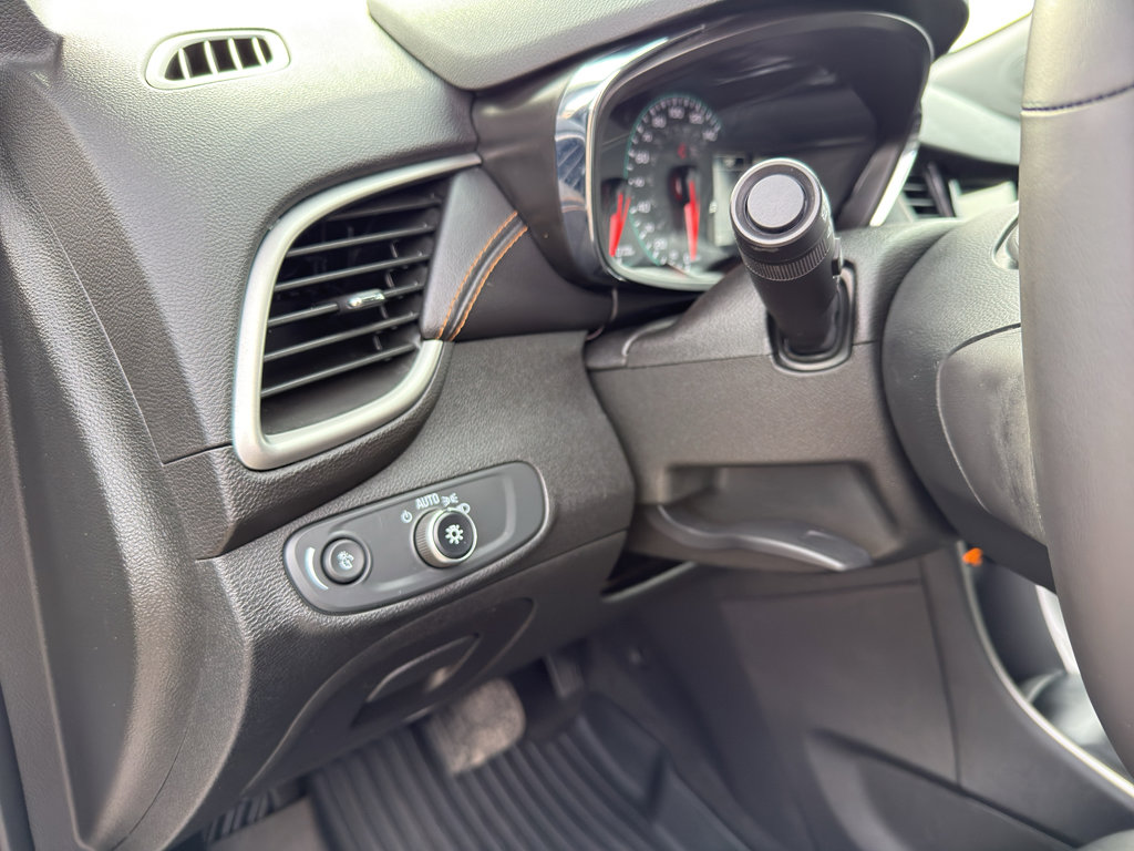 Used 2019 Chevrolet Trax LT w/ LT Convenience Package image 14