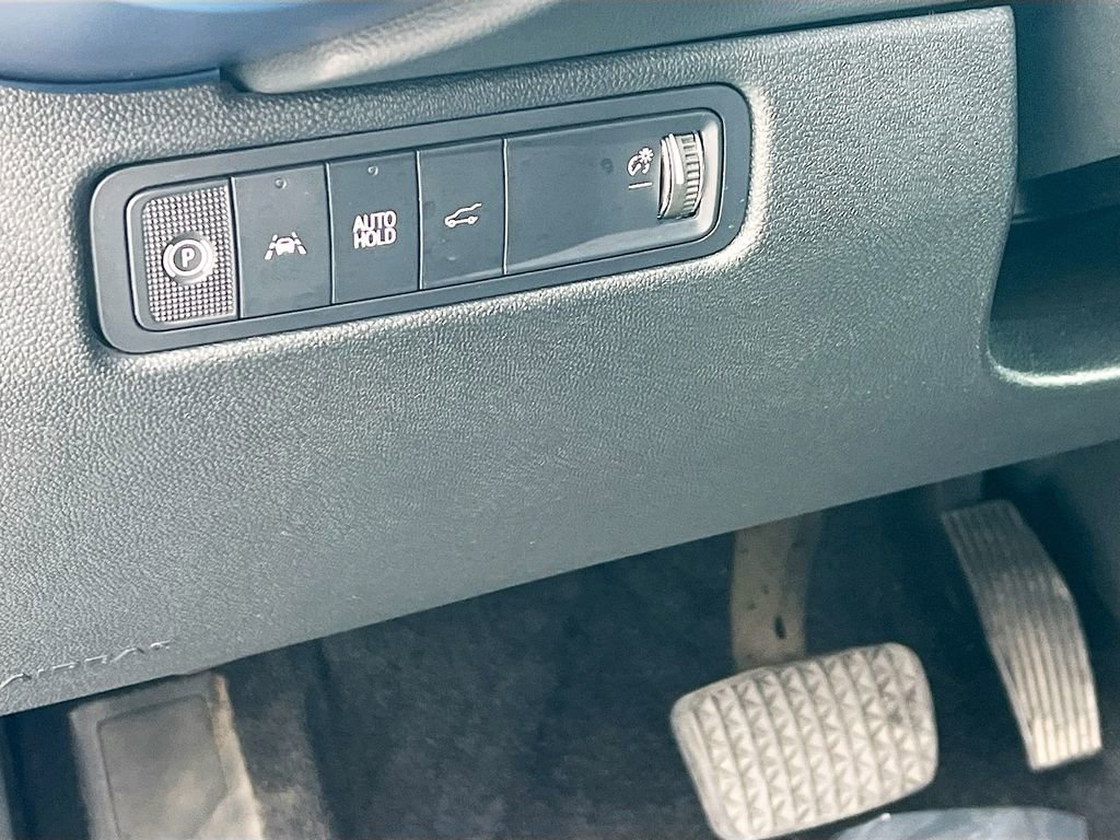 Used 2025 Chevrolet Equinox EV LT w/ Convenience Package image 10