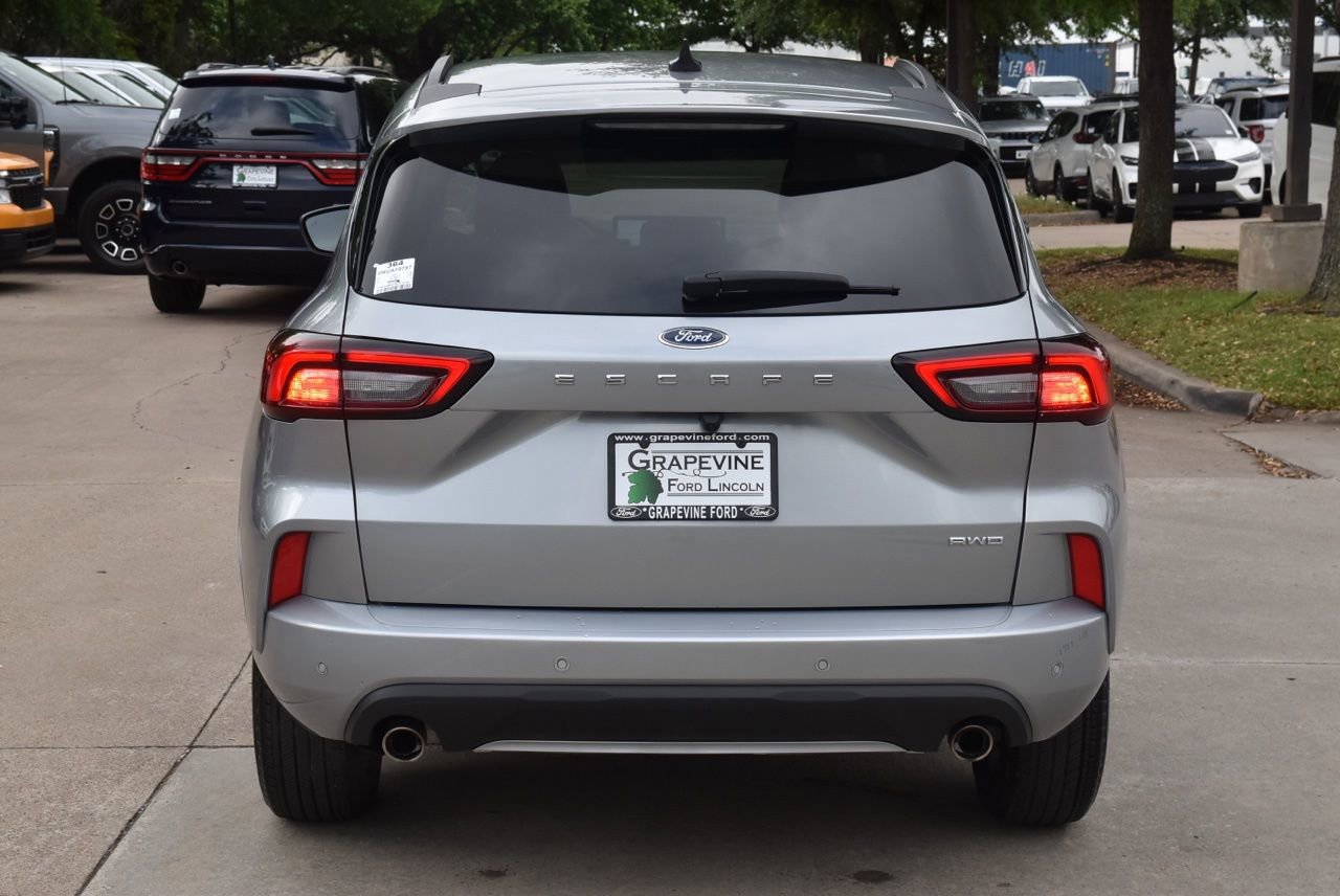 Certified 2024 Ford Escape ST-Line w/ Tech Pack #1 AWD/4WD image 9
