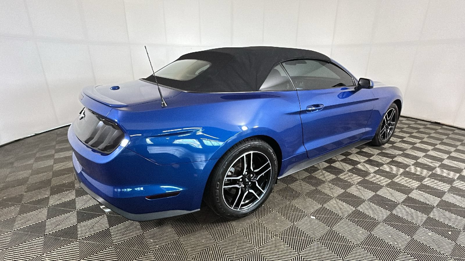 Used 2023 Ford Mustang Premium RWD video 3