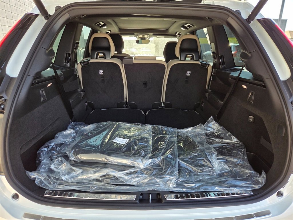 New 2026 Volvo XC90 B6 Plus w/ Protection Package Premier image 15
