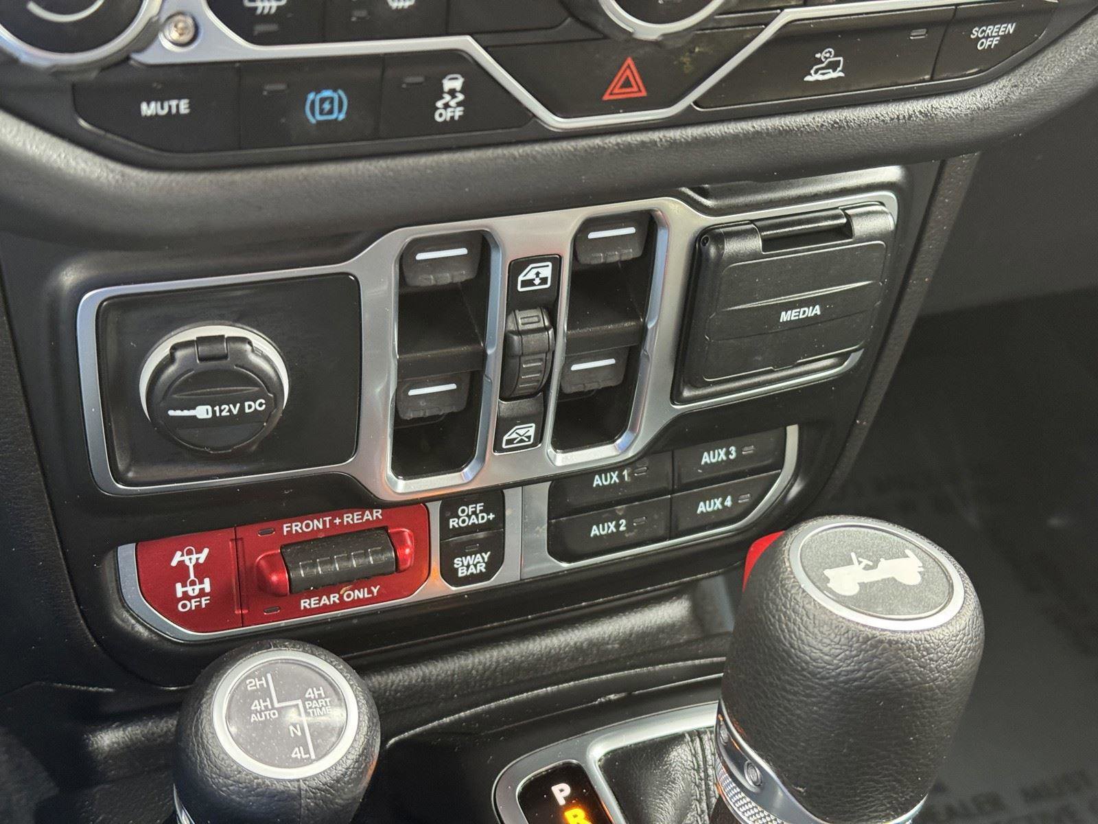 Certified 2025 Jeep Wrangler Unlimited Rubicon 4xe w/ Convenience Group image 21