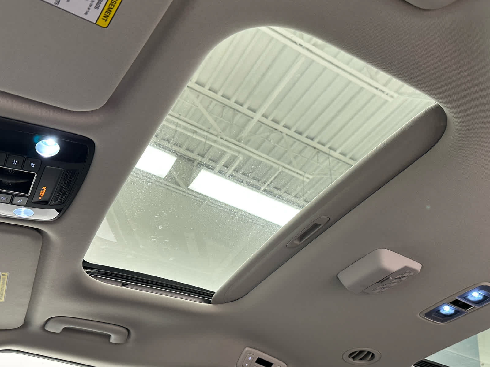 Used 2025 Kia Carnival SX FWD image 42