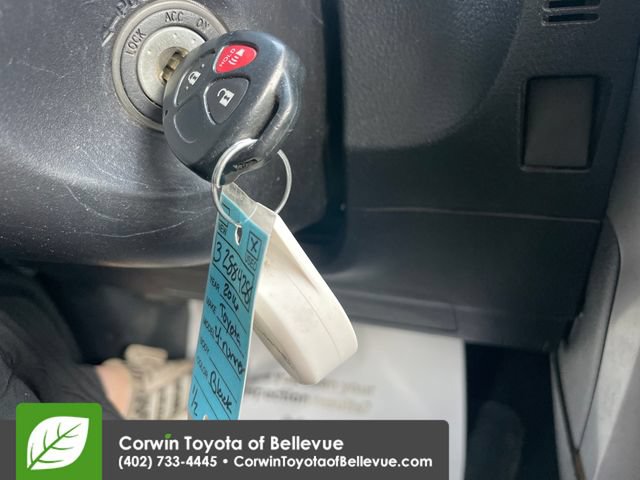 Used 2016 Toyota 4Runner SR5 AWD/4WD image 16