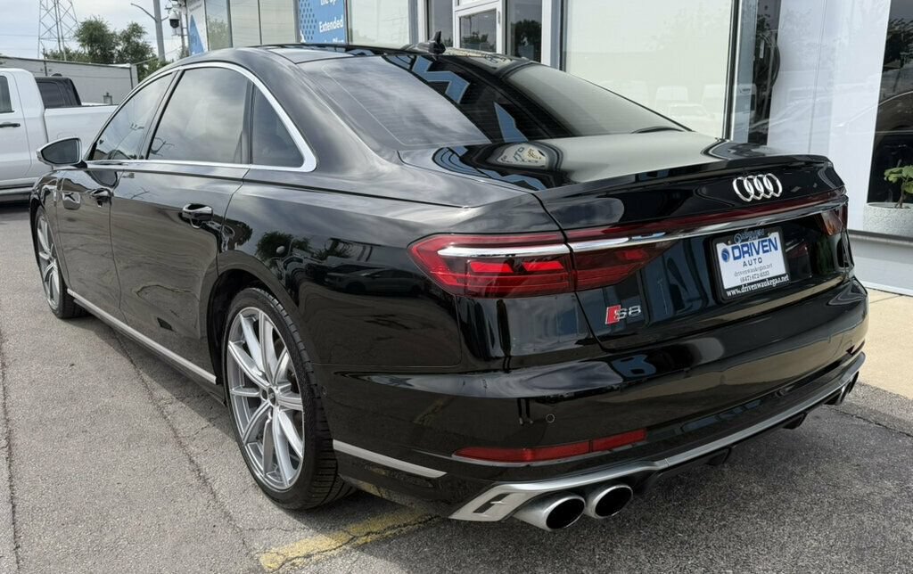 Used 2022 Audi S8 w/ S8 Comfort Plus Package AWD/4WD image 3