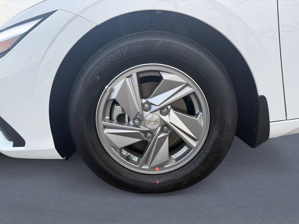 New 2026 Hyundai Elantra SE FWD image 9
