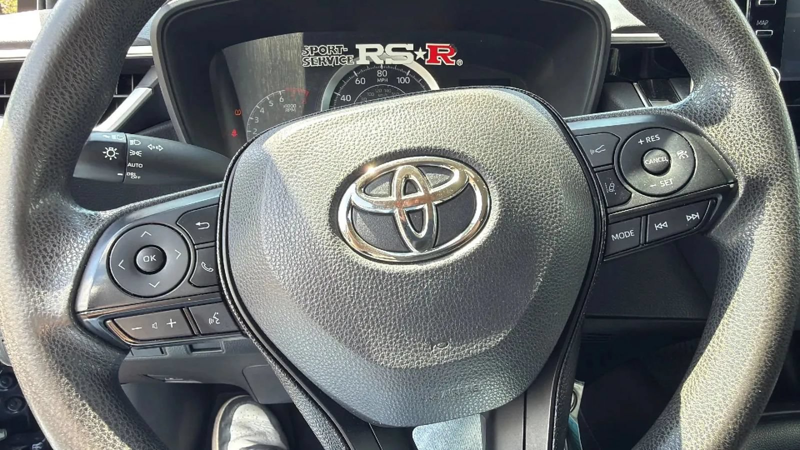 Used 2020 Toyota Corolla LE FWD image 14