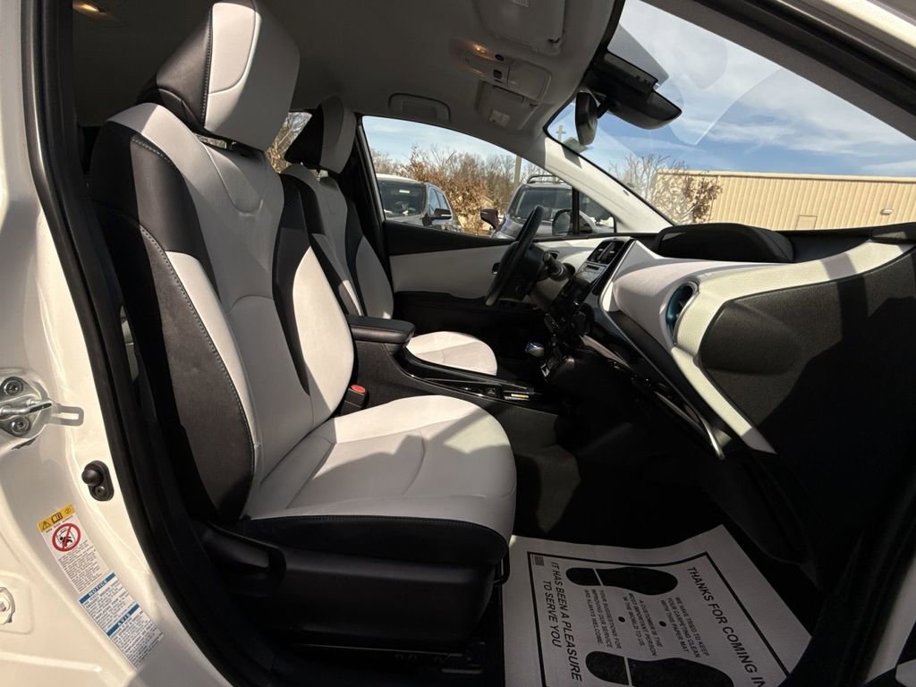 Used 2019 Toyota Prius XLE w/ Advanced Technology Package image 24