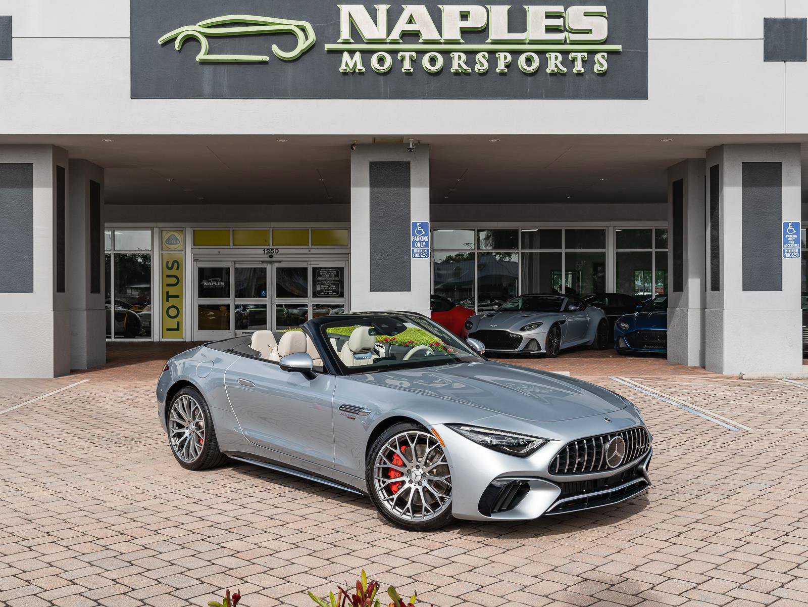Used 2022 Mercedes-Benz SL 55 AMG 4MATIC image 3