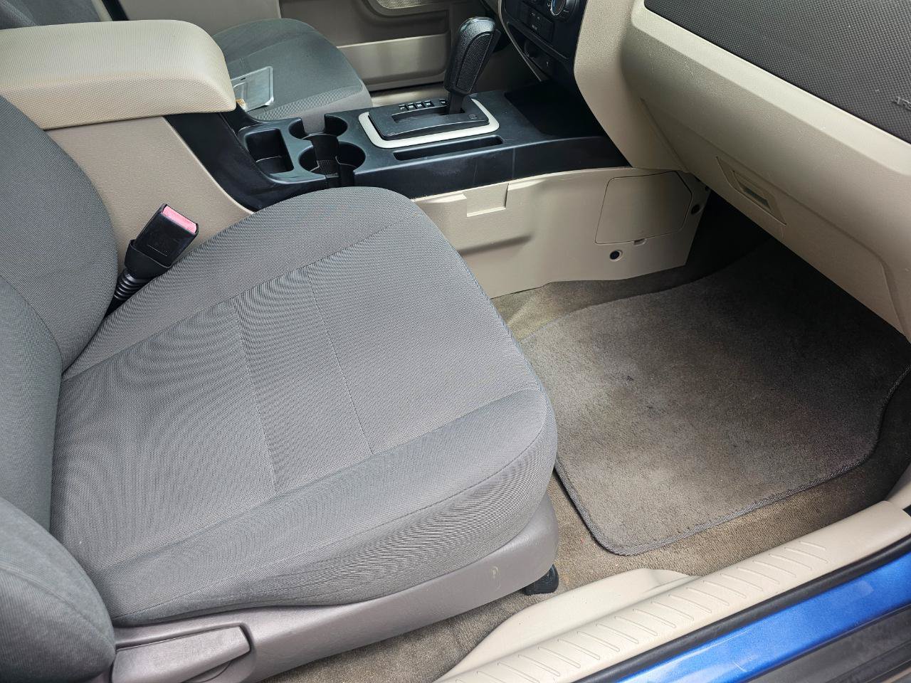 Used 2010 Ford Escape XLS FWD image 16