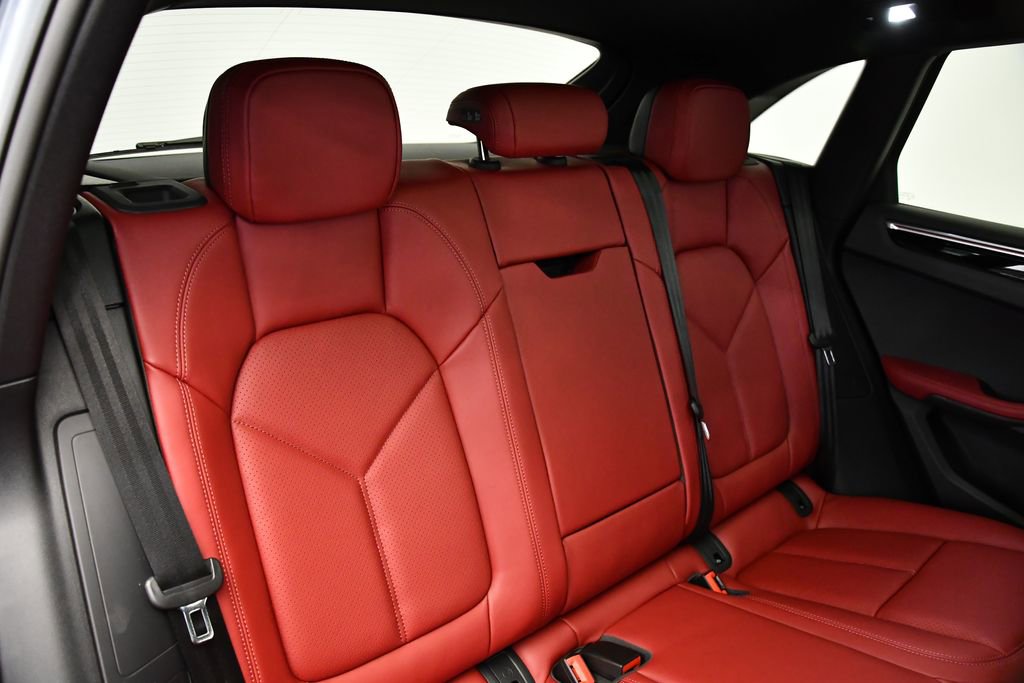 Used 2025 Porsche Macan Turbo image 57
