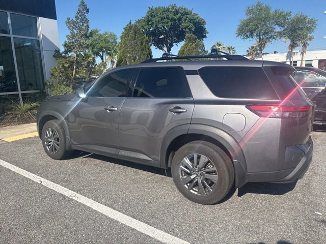 Used 2022 Nissan Pathfinder SV w/ SV Premium Package AWD/4WD image 8