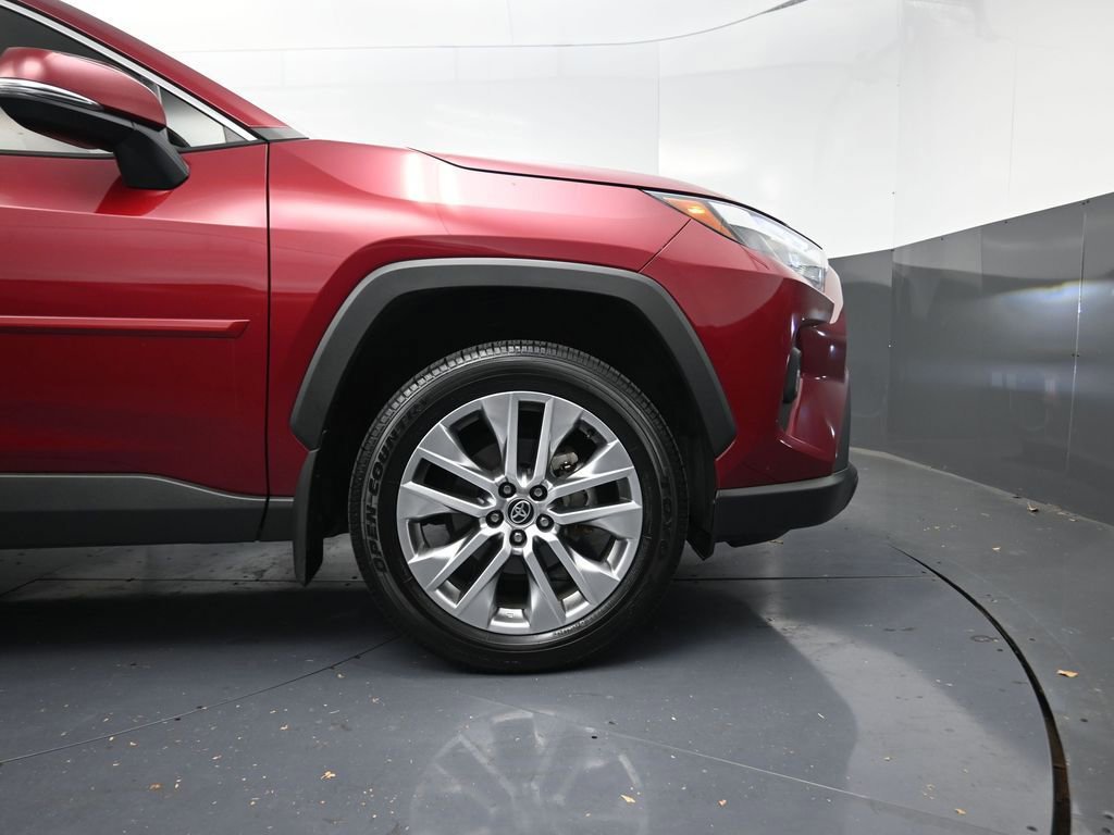 Used 2025 Toyota RAV4 XLE Premium w/ Weather Package image 5