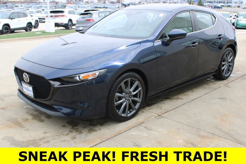 Used 2019 MAZDA MAZDA3 AWD Hatchback image 3