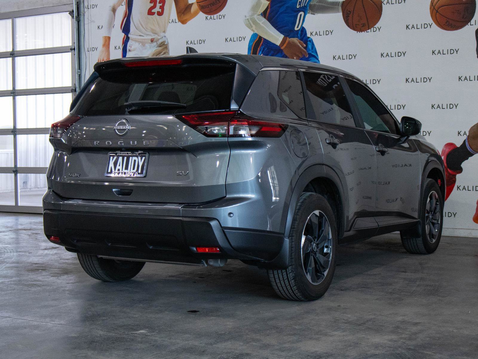 Used 2024 Nissan Rogue SV FWD image 25