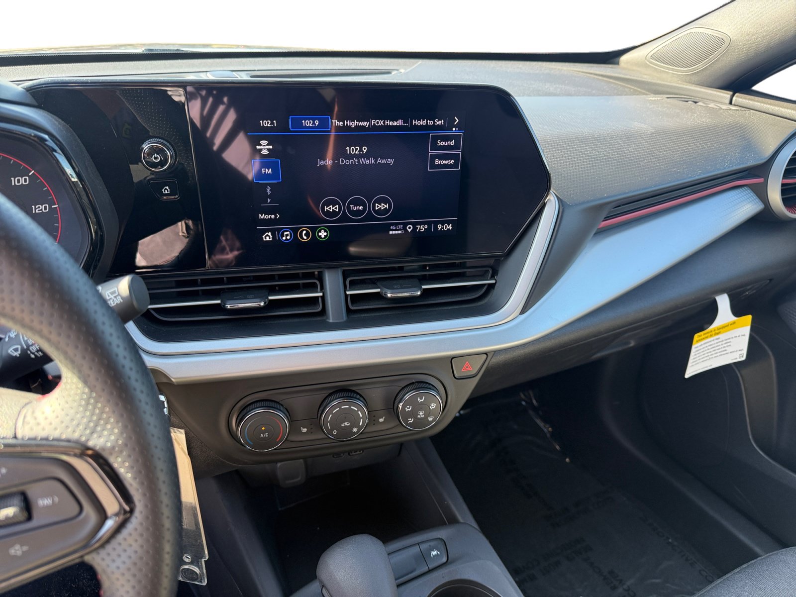 Used 2025 Chevrolet Trax RS w/ Driver Confidence Package FWD image 12