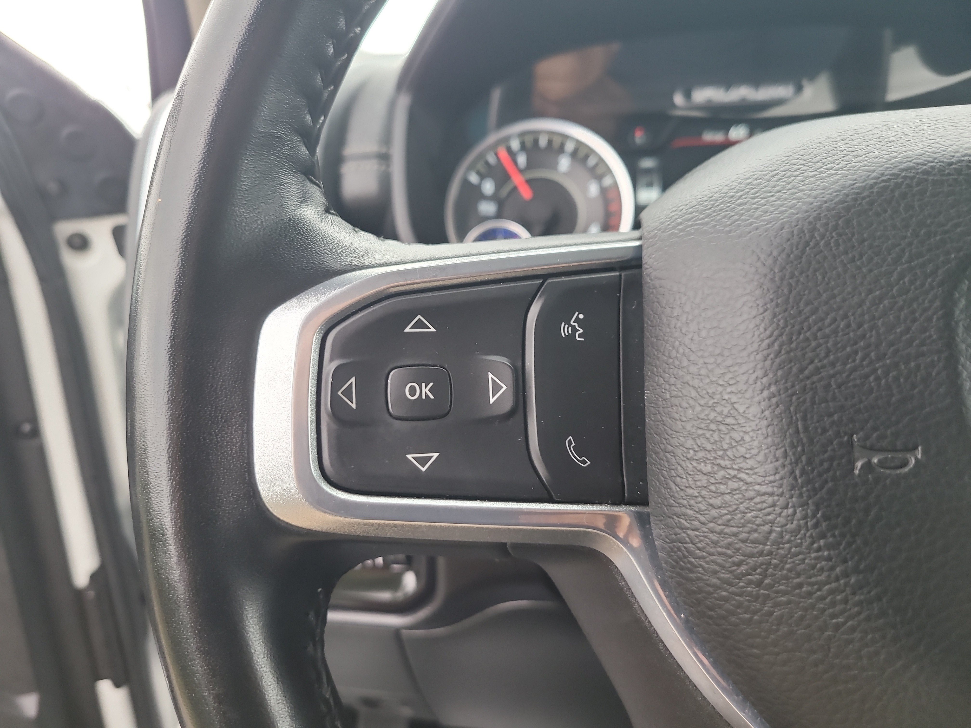 Used 2024 RAM 2500 Laramie AWD/4WD image 28