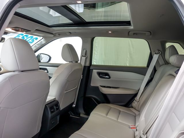 Used 2023 Nissan Rogue SL image 16