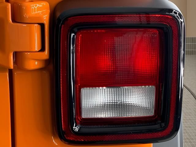 Used 2025 Jeep Wrangler Unlimited Sport AWD/4WD image 13