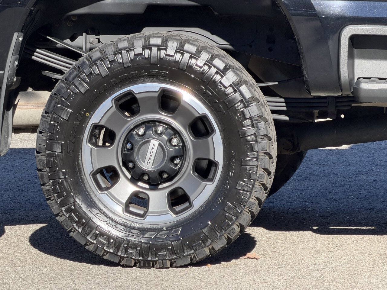 Used 2024 Ford F250 XLT w/ Black Appearance Package AWD/4WD image 14