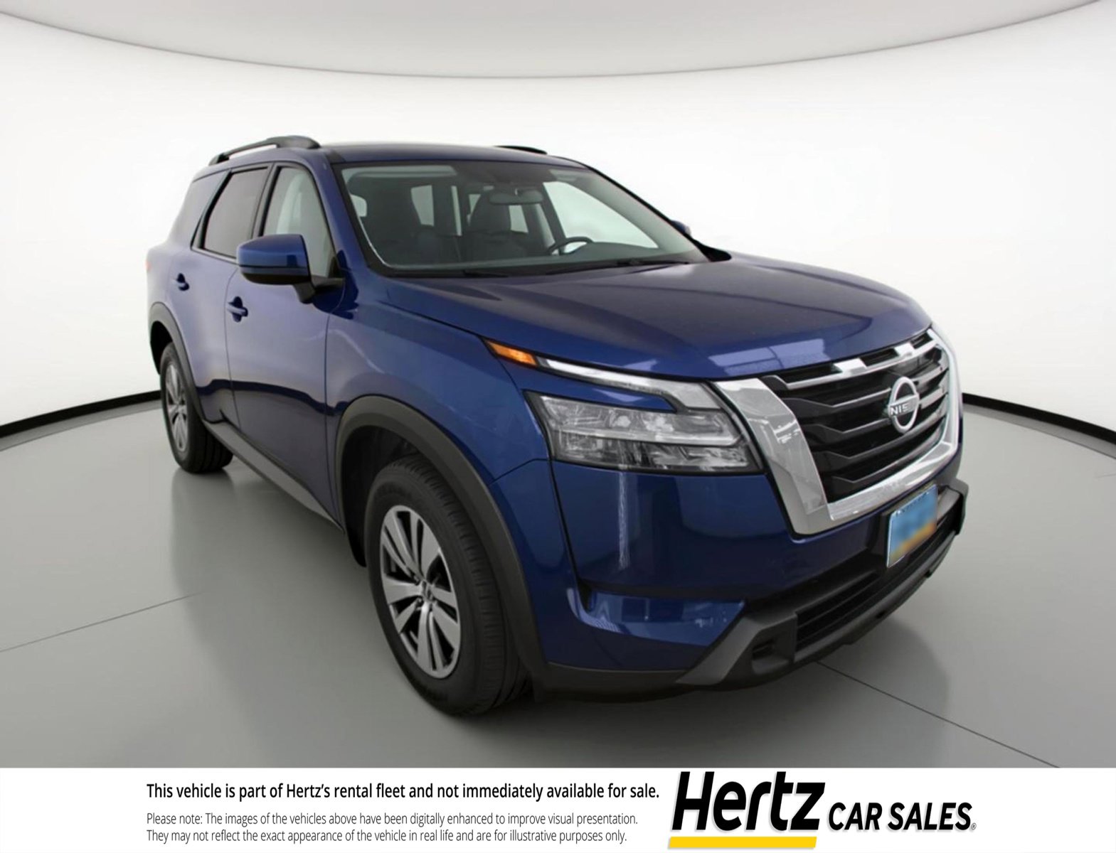 Used 2025 Nissan Pathfinder SV image 1