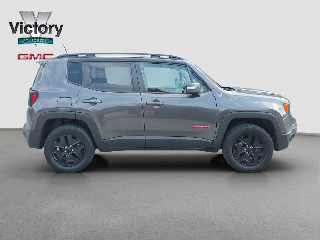 Used 2018 Jeep Renegade Trailhawk AWD/4WD image 19