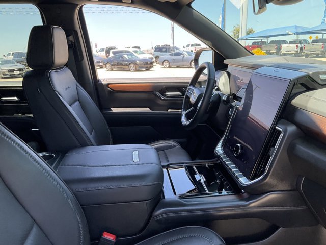 Used 2025 GMC Yukon XL Denali AWD/4WD image 18
