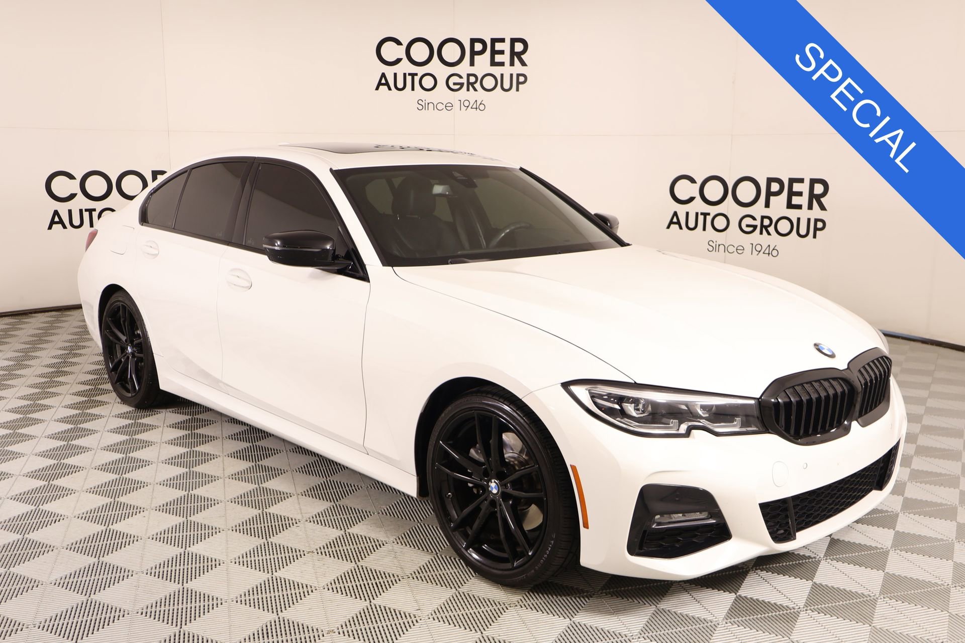 Used 2021 BMW 330i Sedan w/ M Sport Package image 1