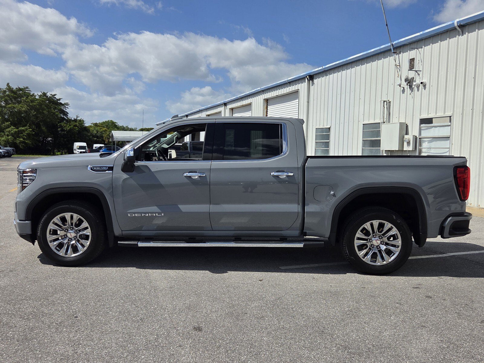 Used 2025 GMC Sierra 1500 Denali RWD image 2