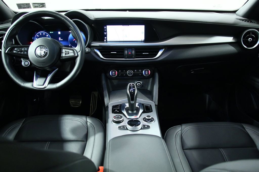 Used 2024 Alfa Romeo Stelvio Ti image 5